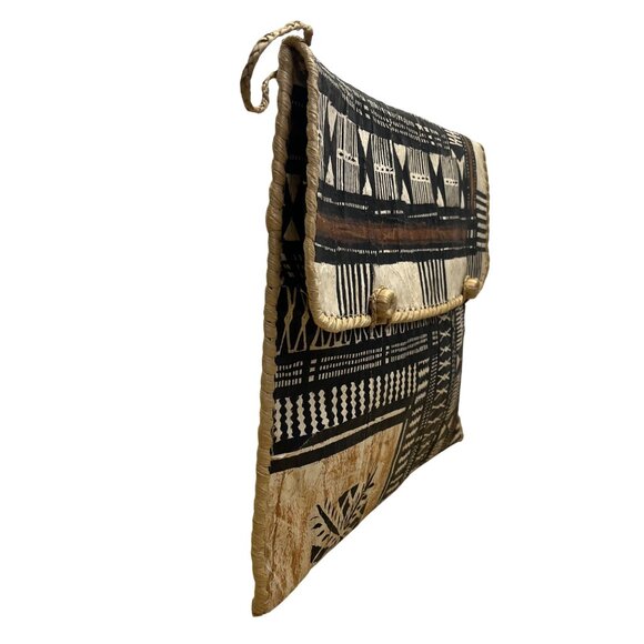 Traditional Handcrafted Black & Beige Bark Envelope Bag With Geometric Design - Picture 4 of 9